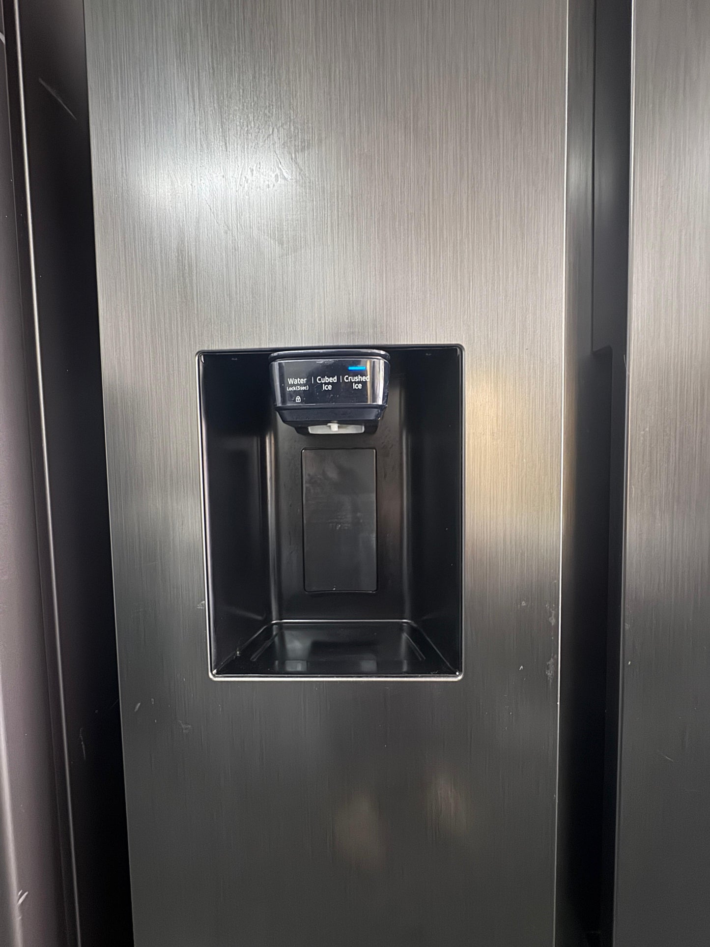 Refurbished Samsung American Style Fridge Freezer – 617L Black | RS68N8330B1