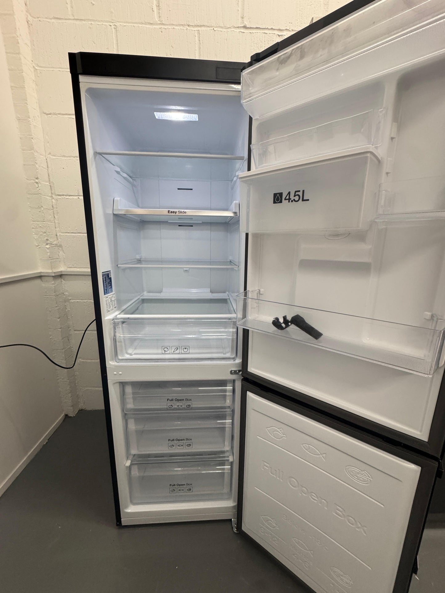 Refurbished Samsung 70/30 Fridge Freezer with Chilled Water Dispenser |  RB31FDJNDBC