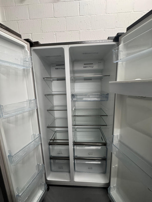 Refurbished Hisense 562L PureFlat American Style Fridge Freezer | RS741N4WC11