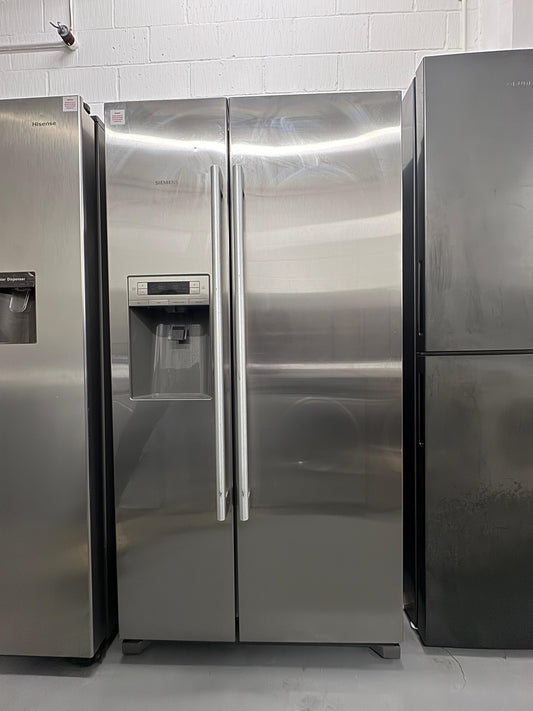 Refurbished Siemens American Style Fridge Freezer β 523L Stainless Steel | KA90IVI20G