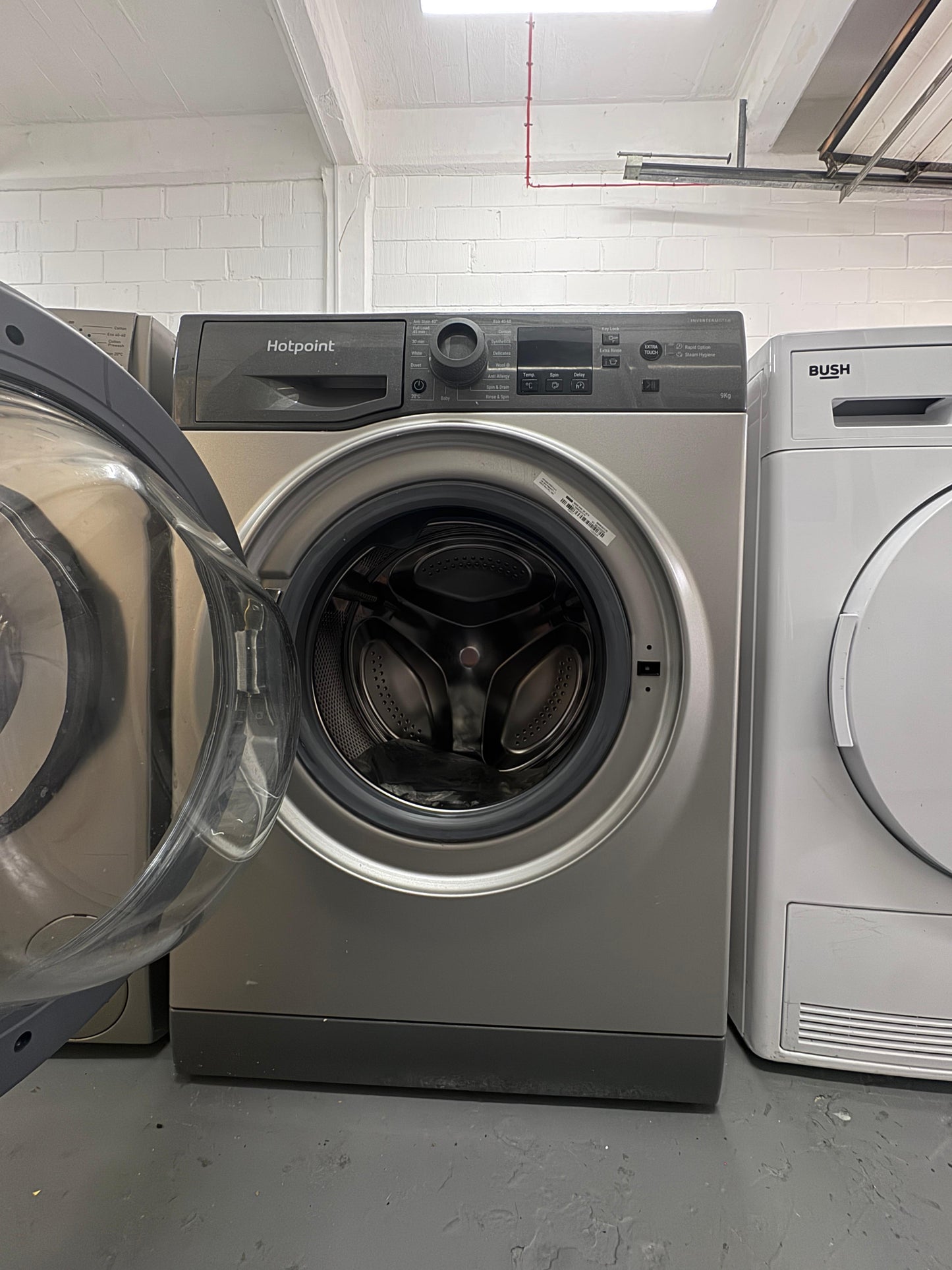 Refurbished Hotpoint 9kg Washing Machine – Graphite | NSWR944C