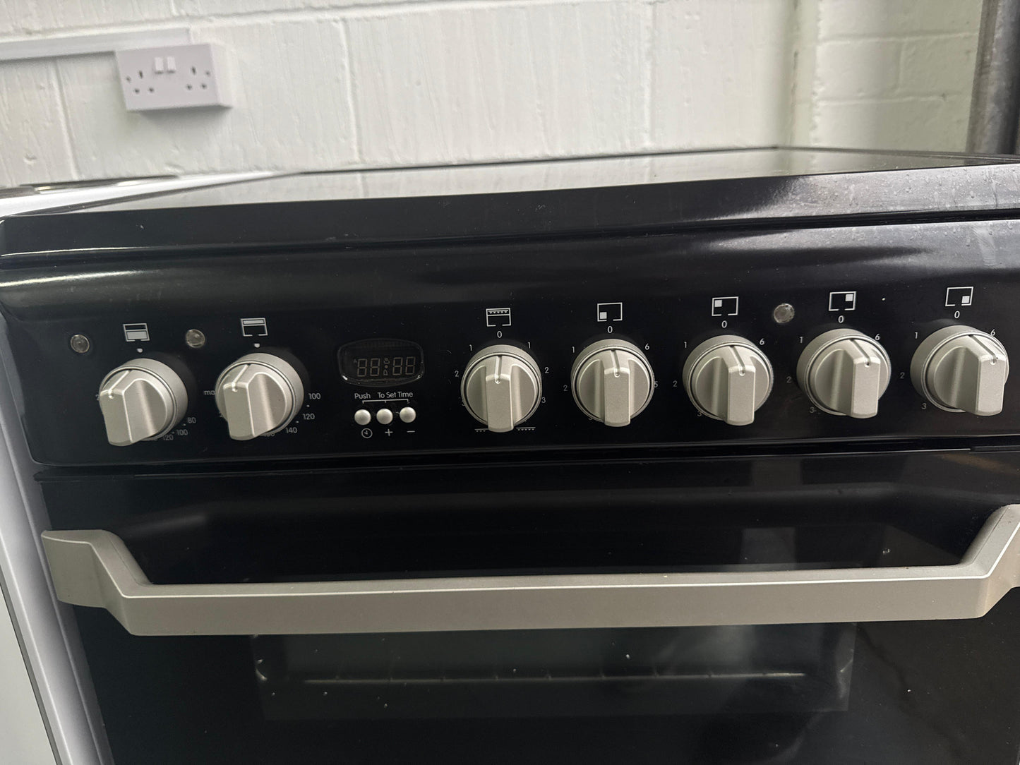 Refurbished Indesit Electric Double Cooker – Black | ID60C2K