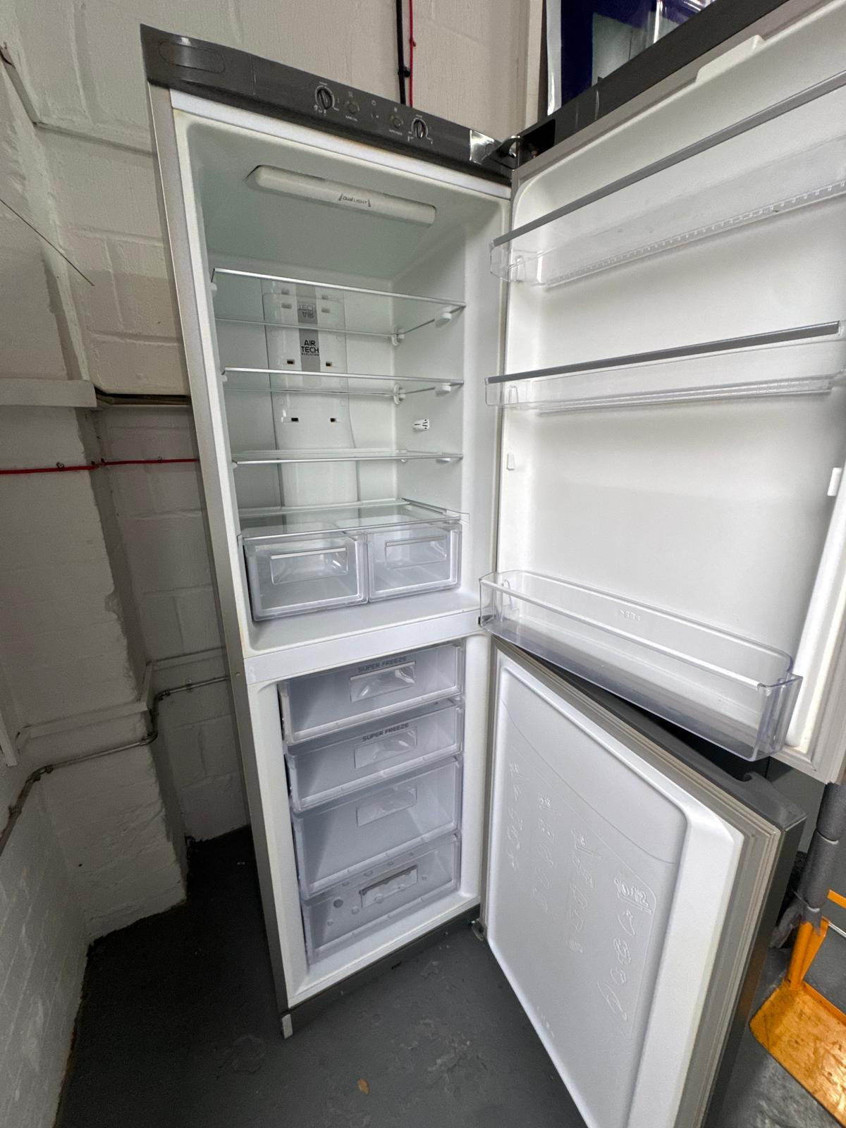 Refurbished Hotpoint 60/40 Frost Free Fridge Freezer – Graphite | FSFL1810G