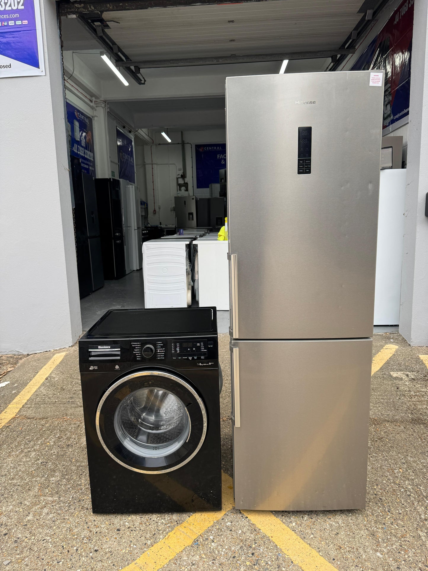 Refurbished Hisense RB403N4AC2 Fridge Freezer + Blomberg LWF28442B 8kg Washing Machine Combo