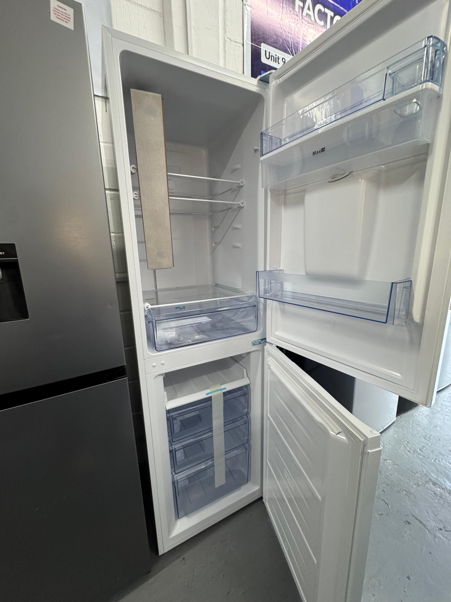 Swan 156 L Freestanding Fridge - New Grade A - SR156130W