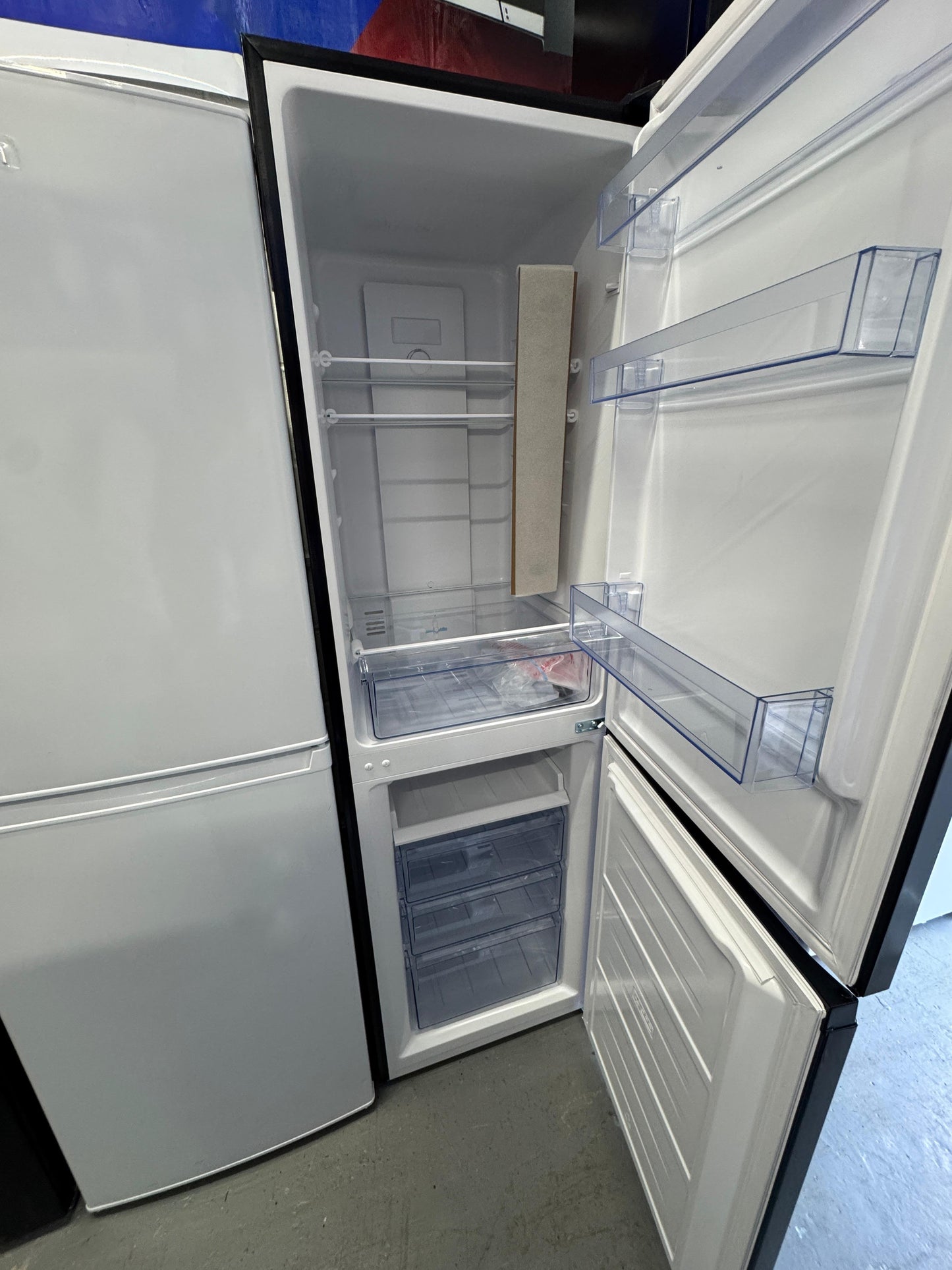 Swan 156 L Freestanding Fridge - New Grade A - SR156120B