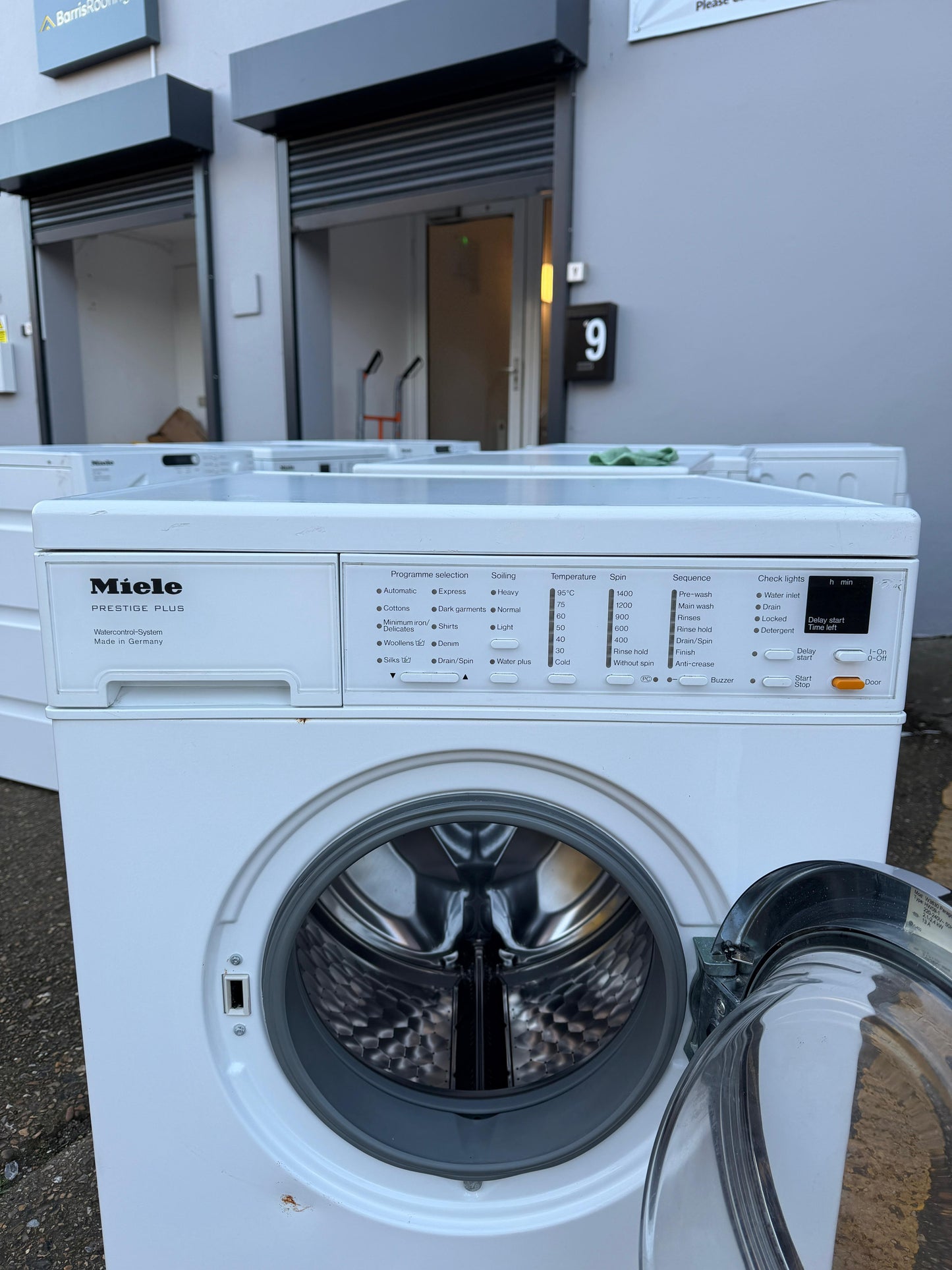 Refurbished Miele Paragon Plus 6 kg Washing Machine | W3830