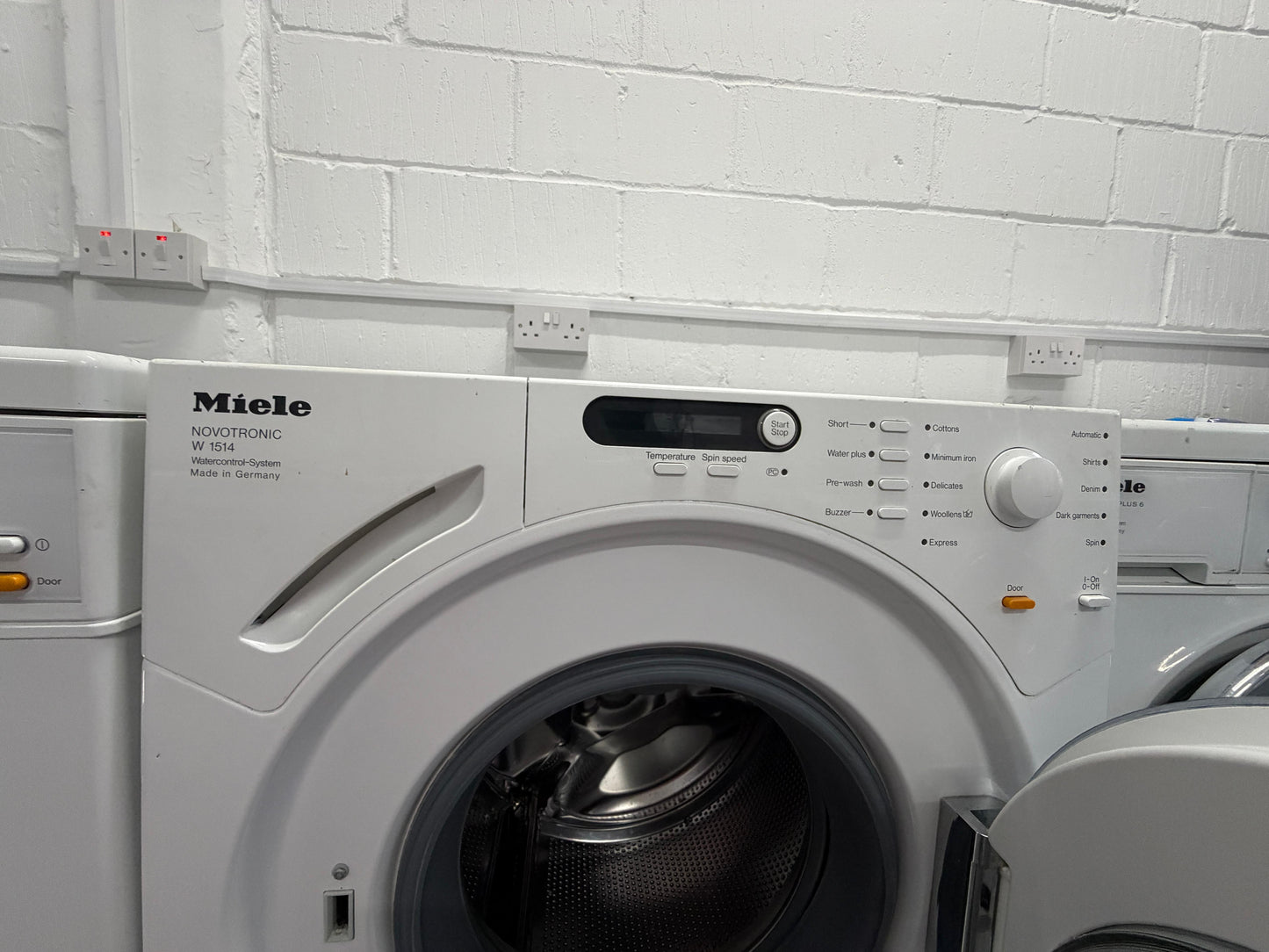 Refurbished Miele Novotronic W1514 6 kg 1400 rpm Washing Machine