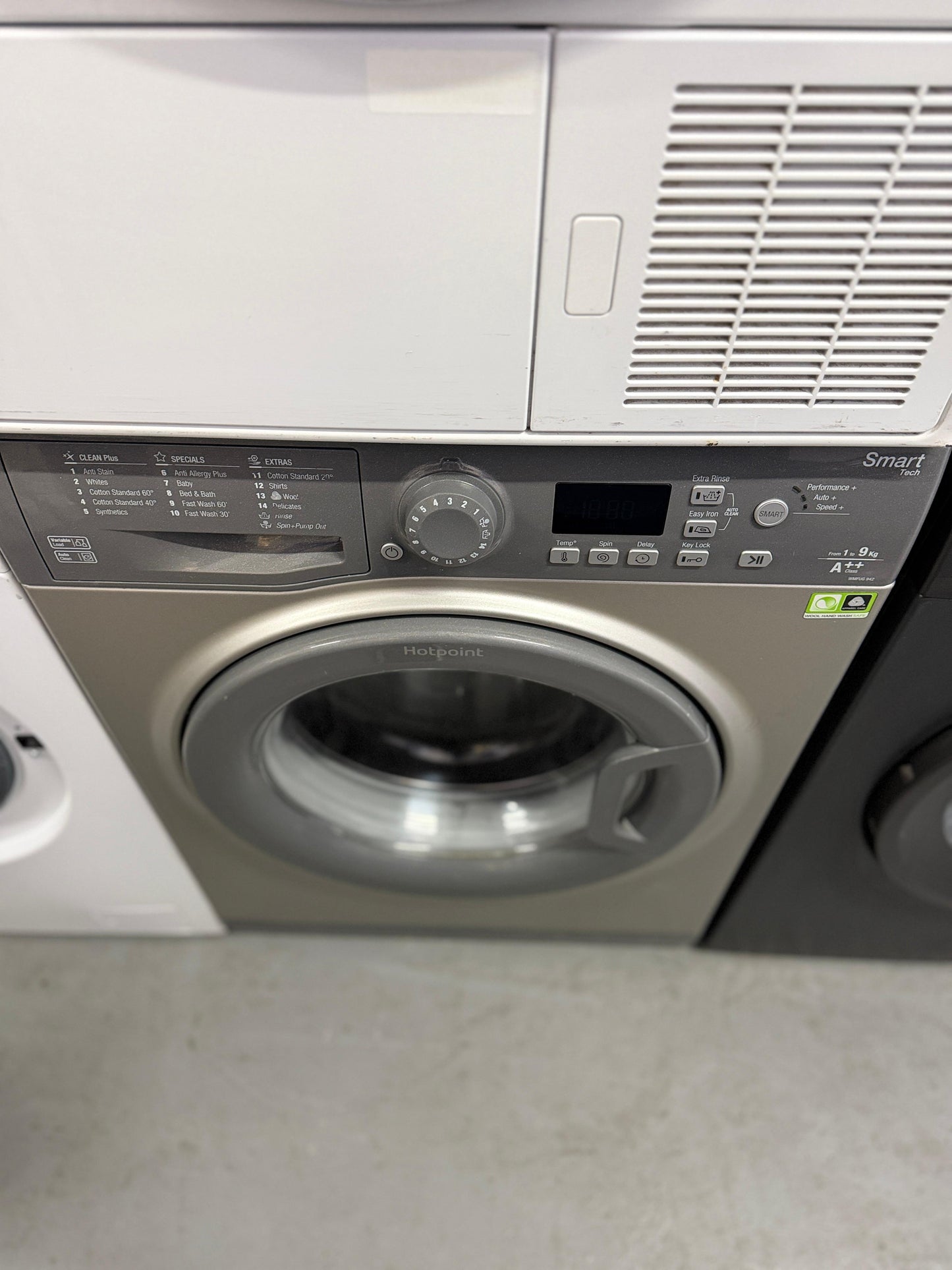 Refurbished Hotpoint WMFUG942 9kg Washing Machine