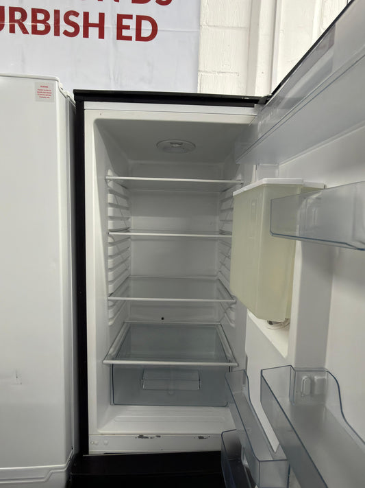 Refurbished Fridgemaster MC55244DB 244L 70/30 Frost-Free Fridge Freezer – Black