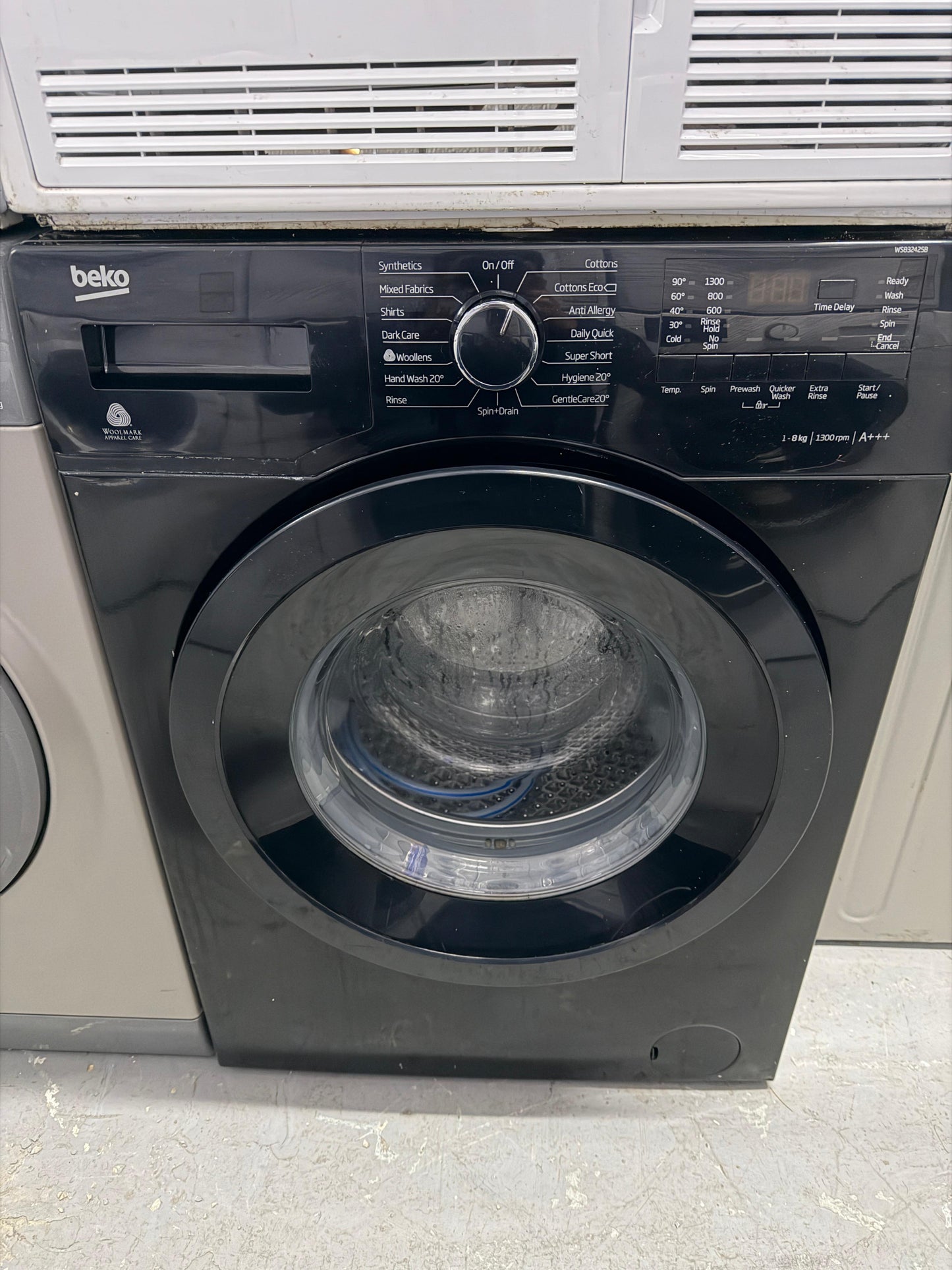 Refurbished Beko WS832425B 8 kg 1300 rpm Washing Machine – Black