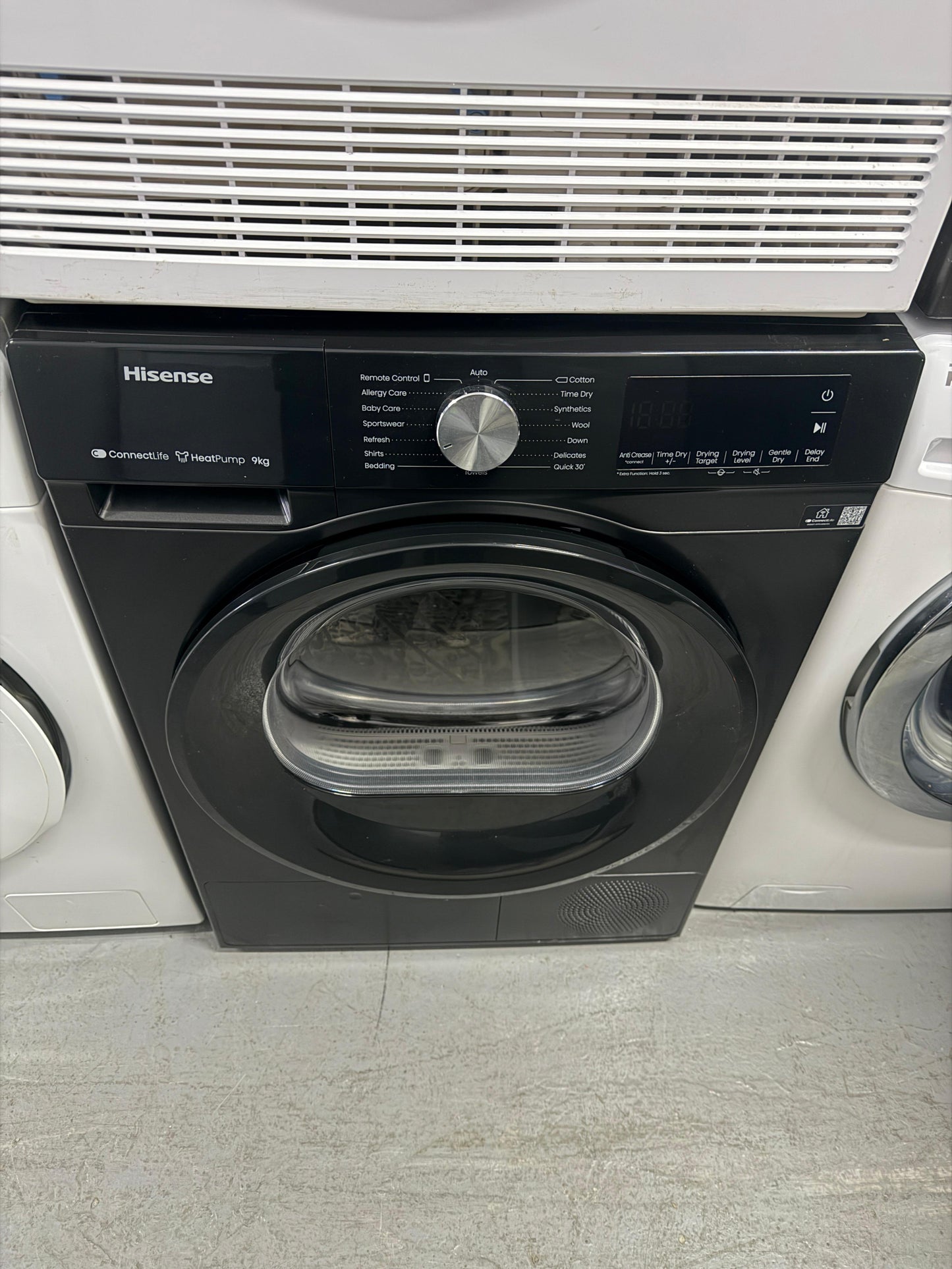 Hisense DH3S902BB3 9kg Heat Pump Tumble Dryer – Black – Factory Seconds