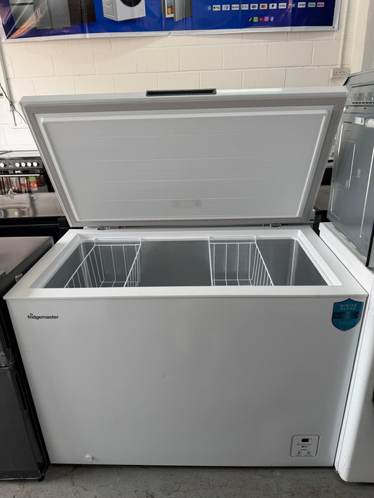 Fridgemaster MCF297E 297L Chest Freezer - White - Unused Grade A