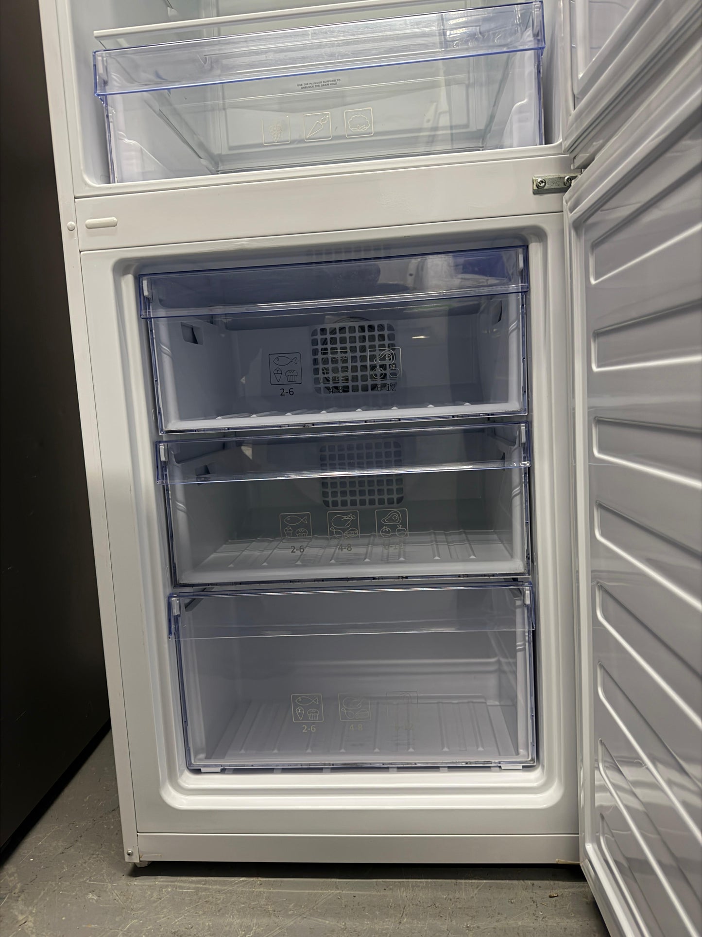 Refurbished Beko CXFG1675W 60/40 Frost Free Fridge Freezer - White
