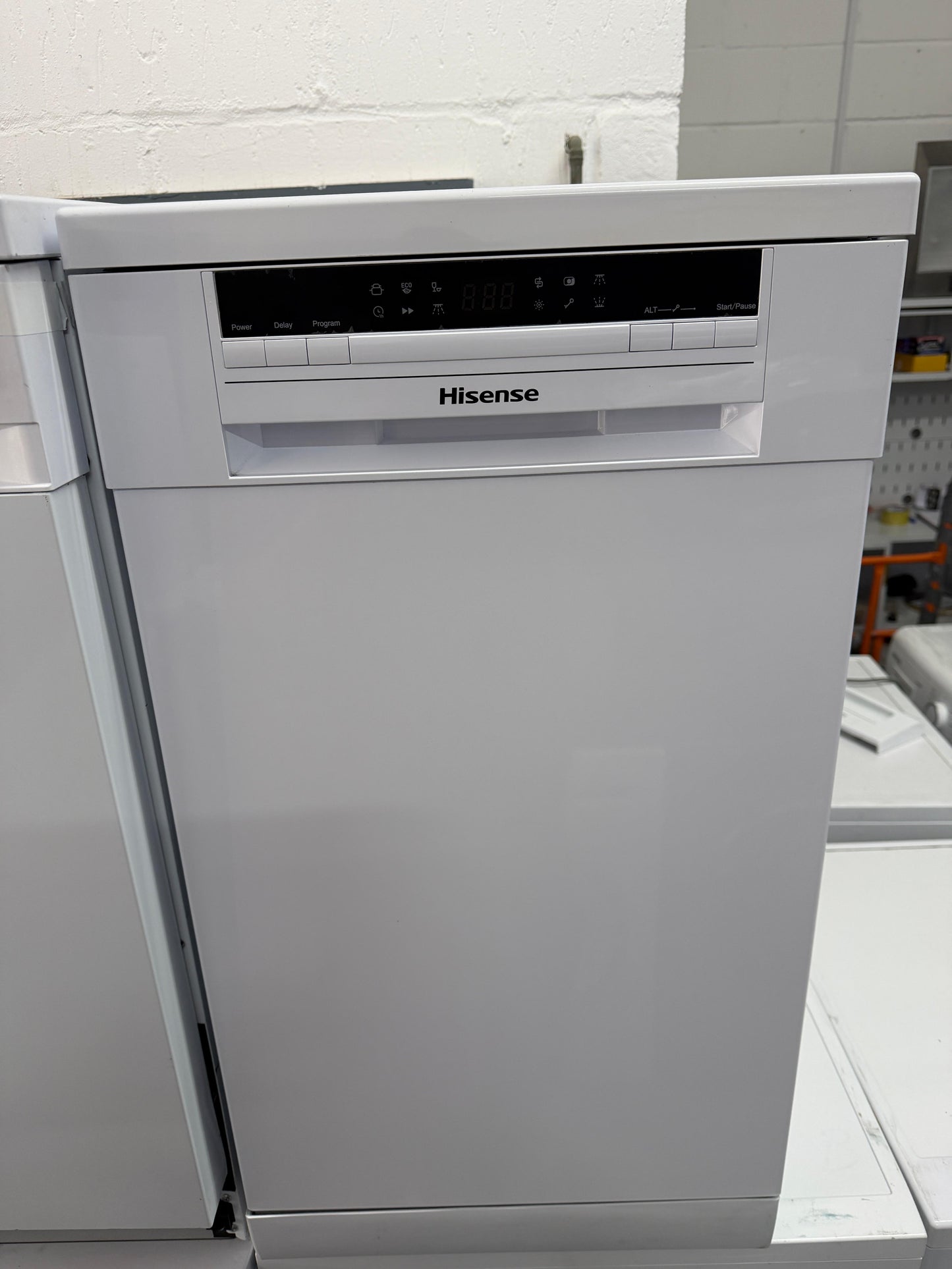 Hisense HS520E40WUK Slimline Freestanding Dishwasher - White - Unused Grade A