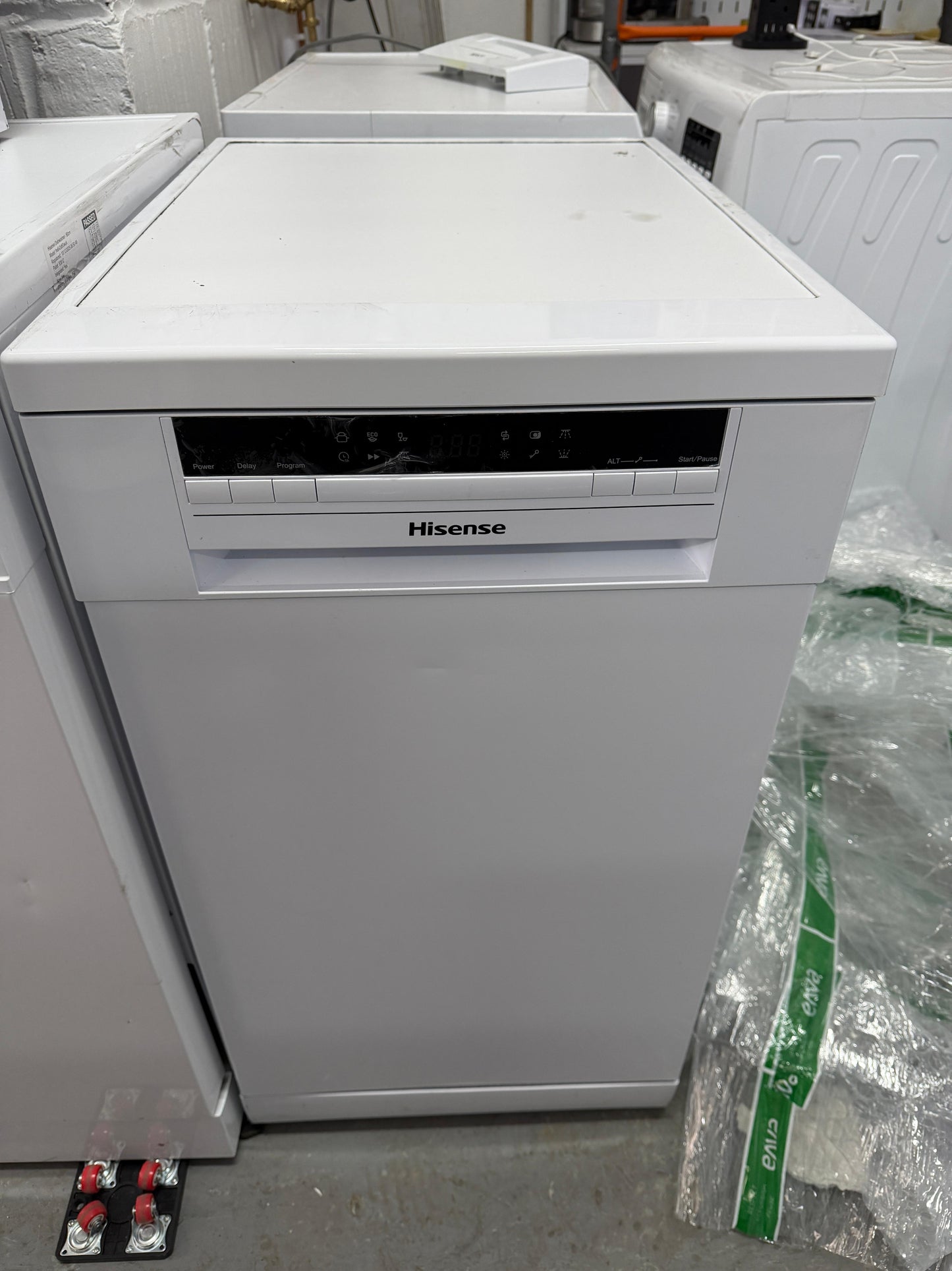 Hisense HS520E40WUK Slimline Freestanding Dishwasher - White - Unused Grade A