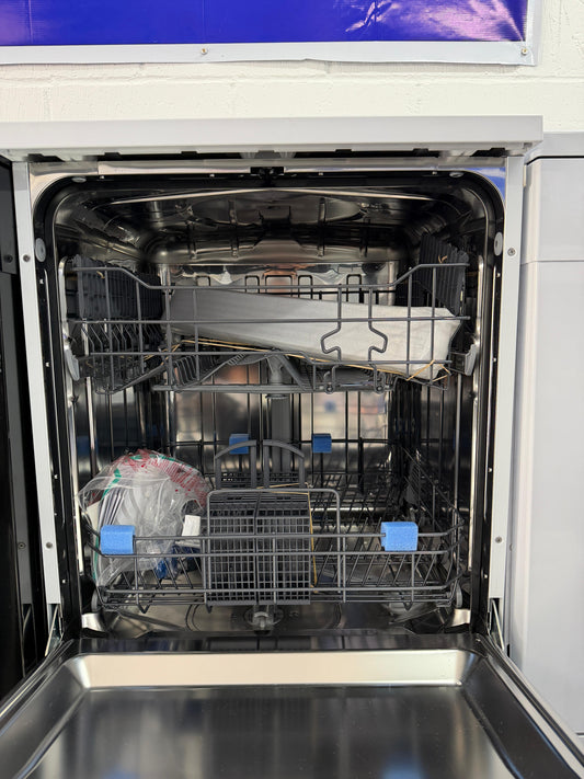 Hisense HS622E90WUK Full Size Freestanding Dishwasher - White - Unused Grade A