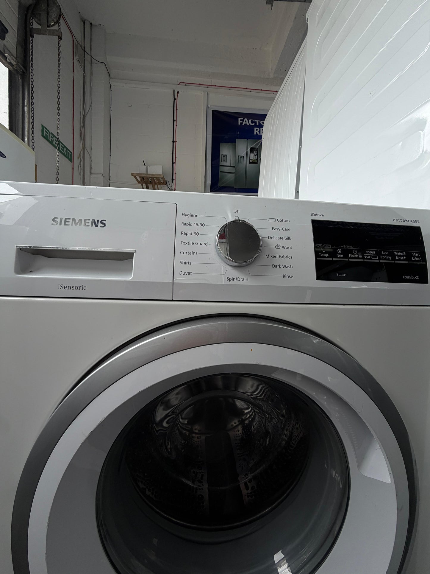 Refurbished Siemens WM14T492GB 9kg 1400 Spin Washing Machine - White