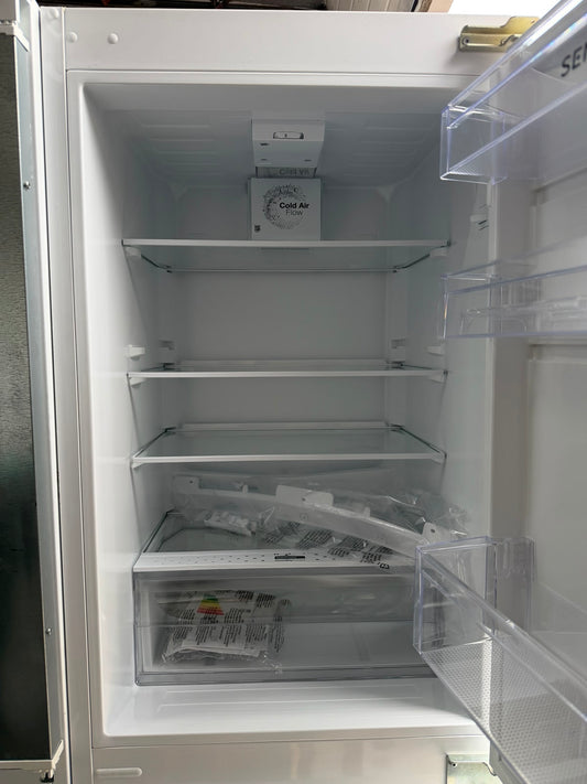 Sensis RFCMI0154EW 230 L Integrated 50/50 Frost Free Fridge Freezer - White - Unused Grade A