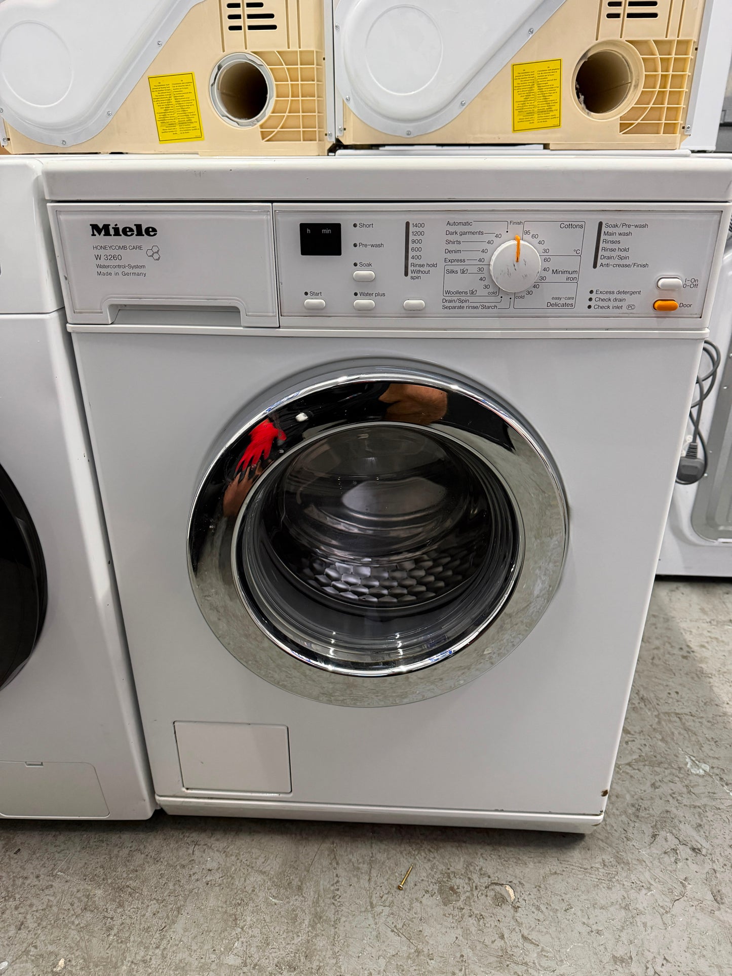 Refurbished Miele W3240 6kg 1400rpm Freestanding Washing Machine - White
