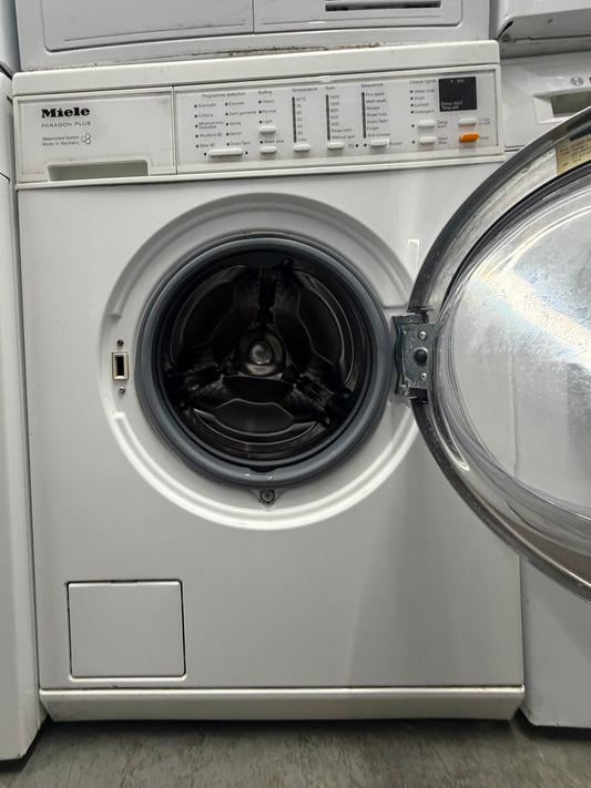 Refurbished Miele W3830 Paragon Plus 6kg 1400rpm Washing Machine - White