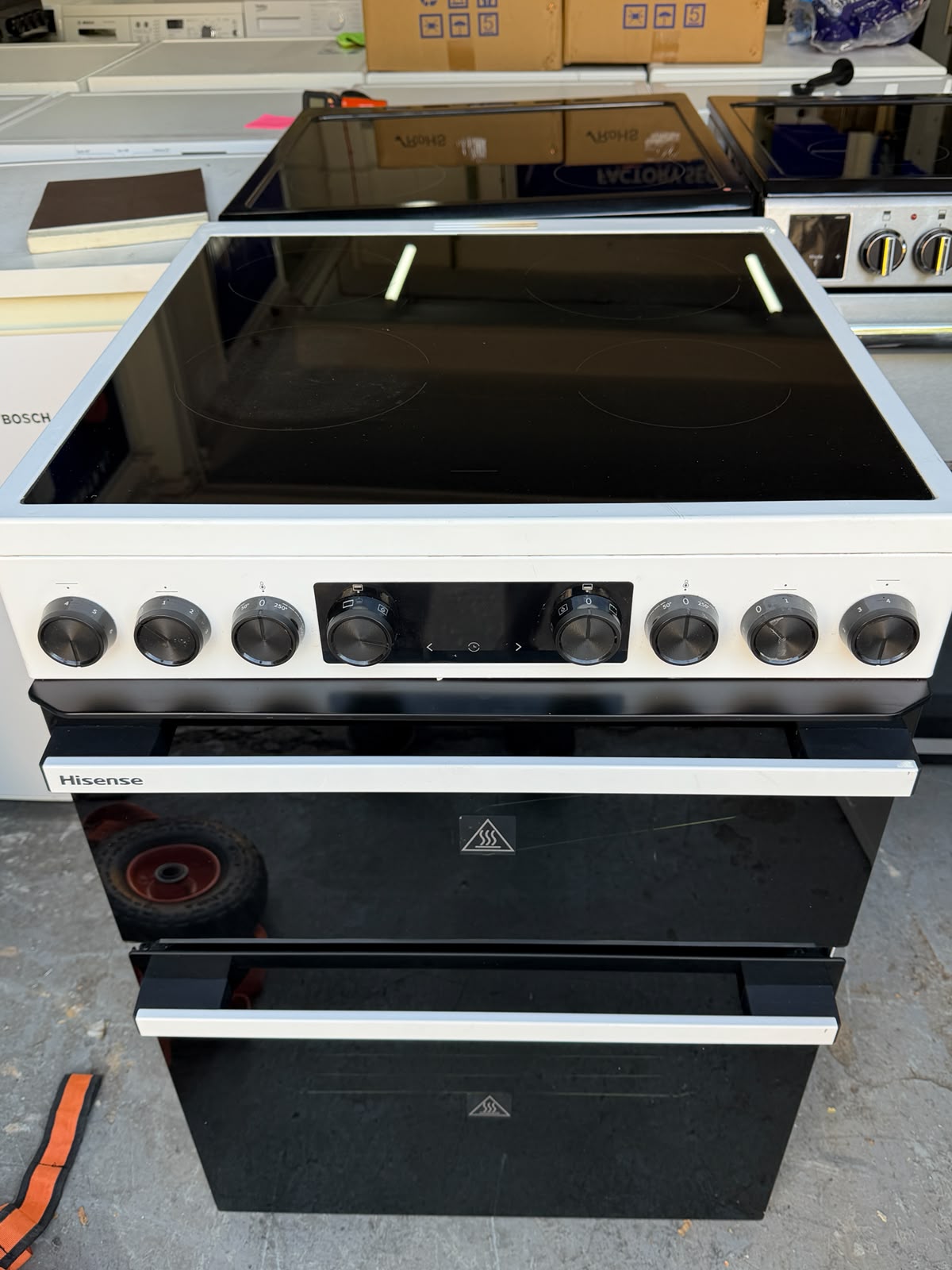 Hisense HDCEC6C20W 60cm Double Oven Electric Ceramic Cooker – White – Unused Grade A