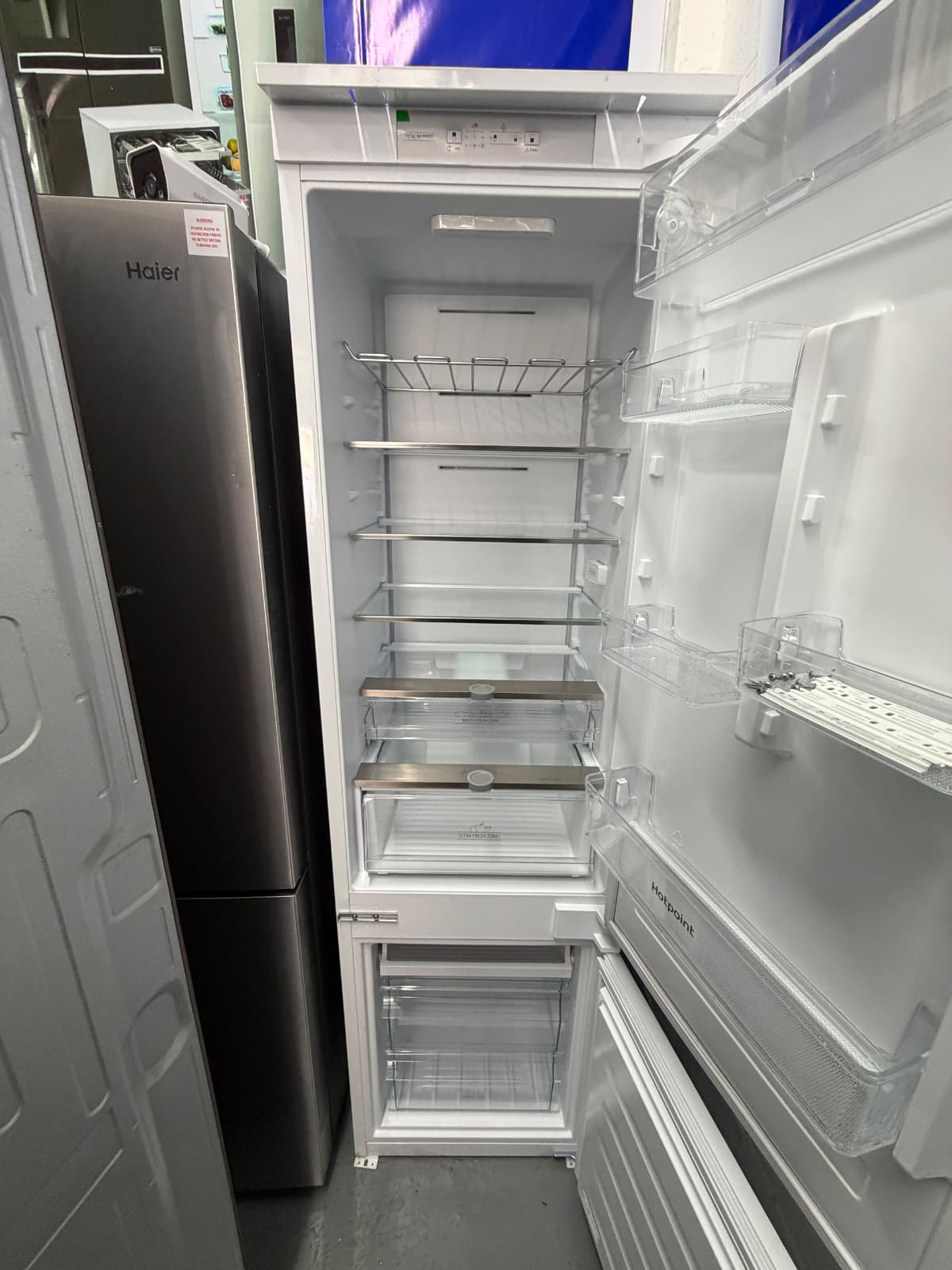 Refurbished Hotpoint 70/30 Integrated Fridge Freezer – White