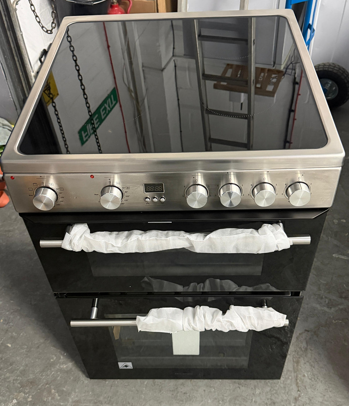 Hisense HDE3211BXUK 60cm Double Oven Electric Ceramic Cooker - New Grade A - Stainless Steel