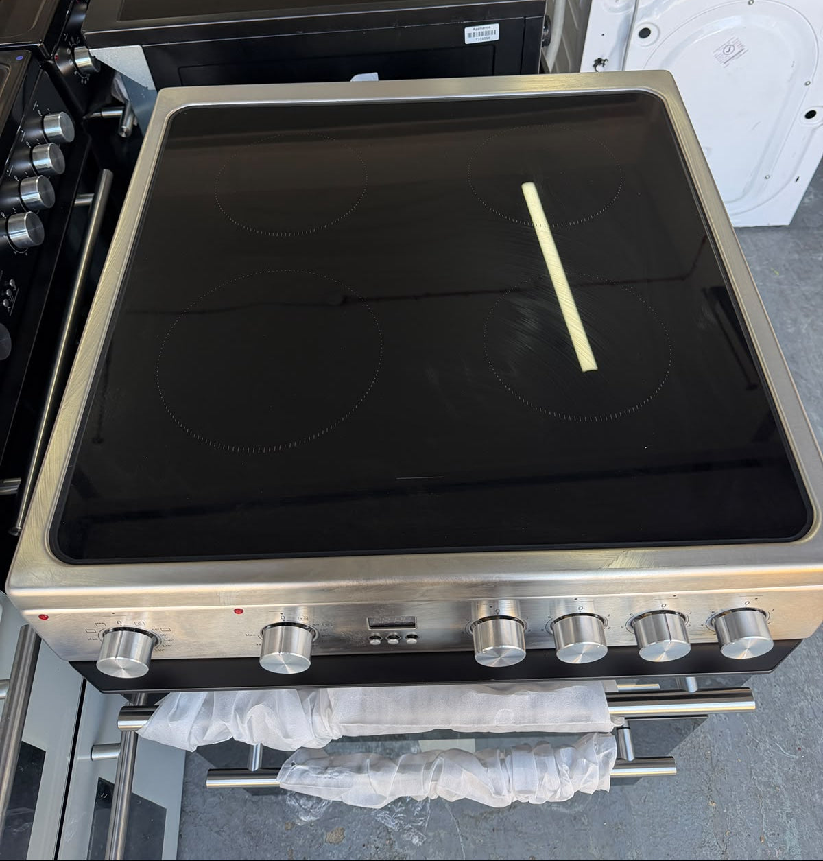 Hisense HDE3211BXUK 60cm Double Oven Electric Ceramic Cooker - Unused Grade A - Stainless Steel