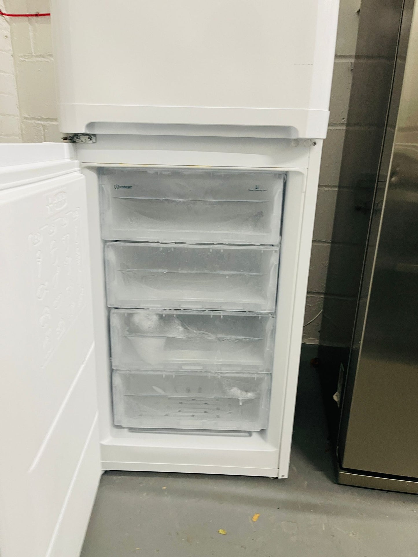 Refurbished Indesit Freestanding fridge freezer - IBD 5517 W UK 1