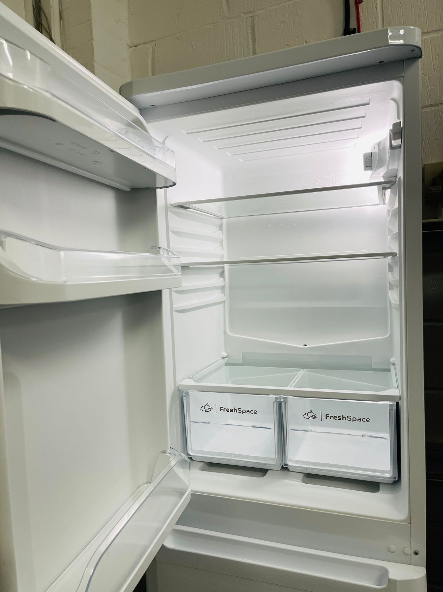 Refurbished Indesit Freestanding fridge freezer - IBD 5517 W UK 1