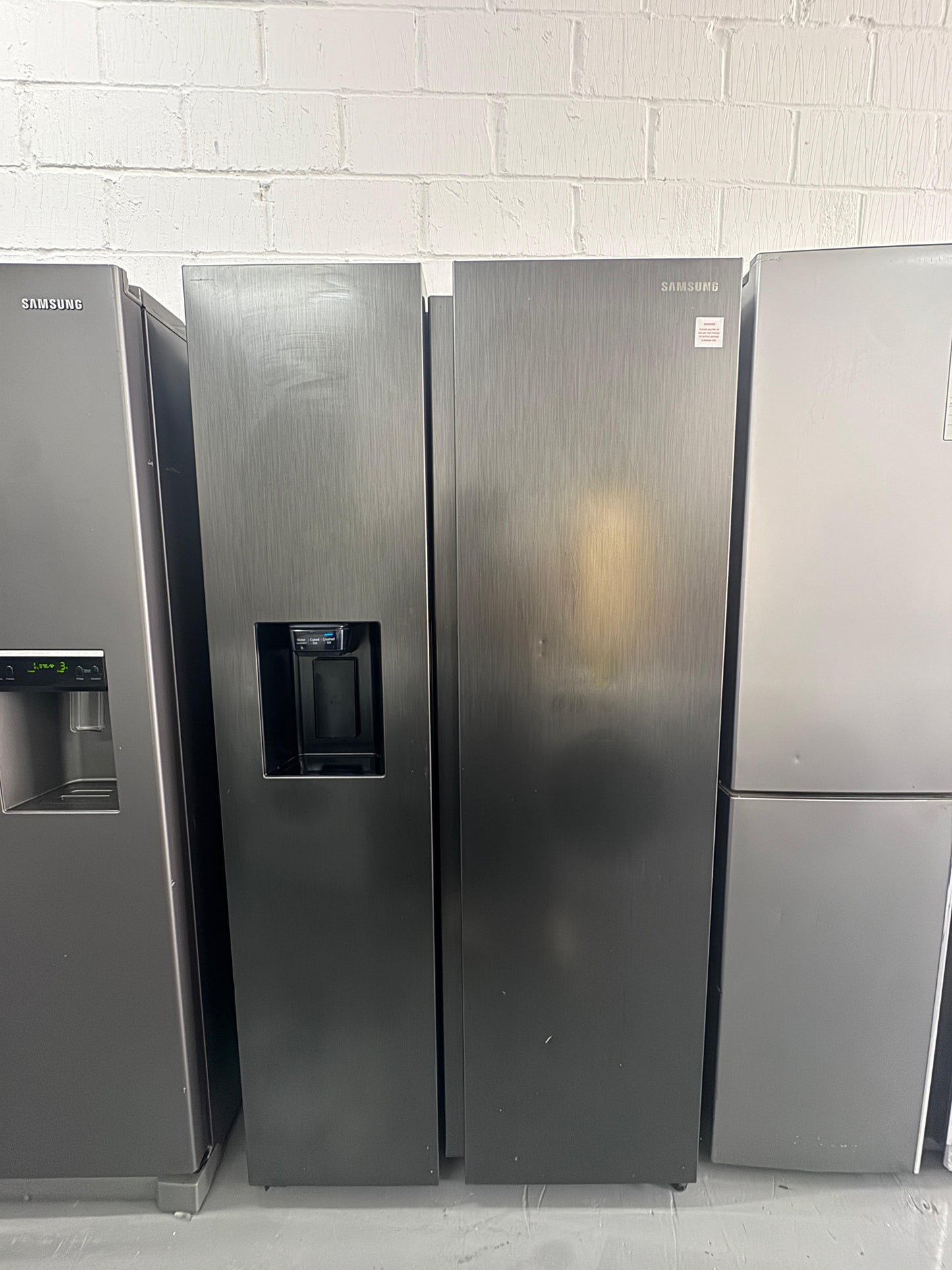 Refurbished Samsung American Style Fridge Freezer – 617L Black | RS68N8330B1