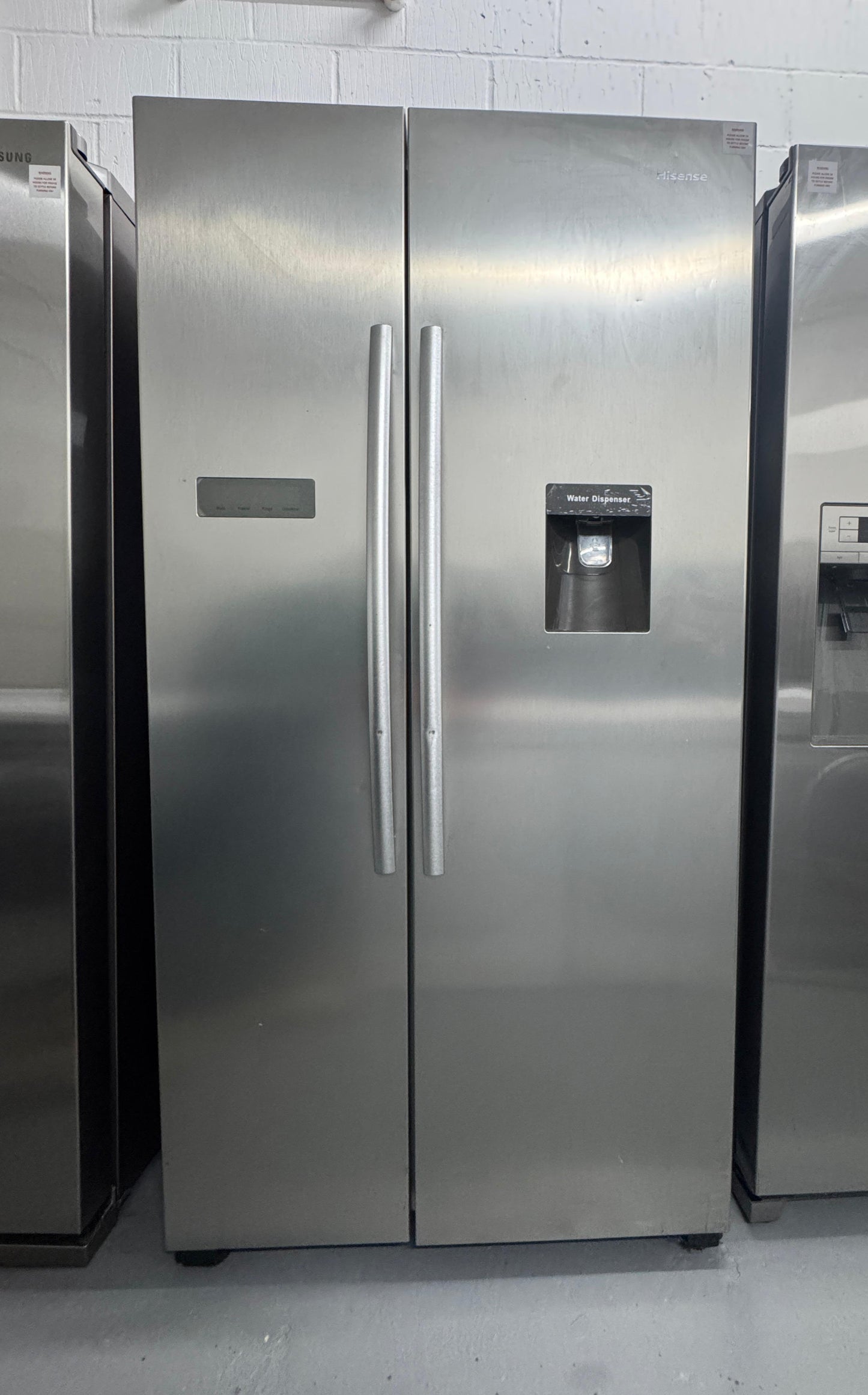 Refurbished Hisense 562L PureFlat American Style Fridge Freezer | RS741N4WC11