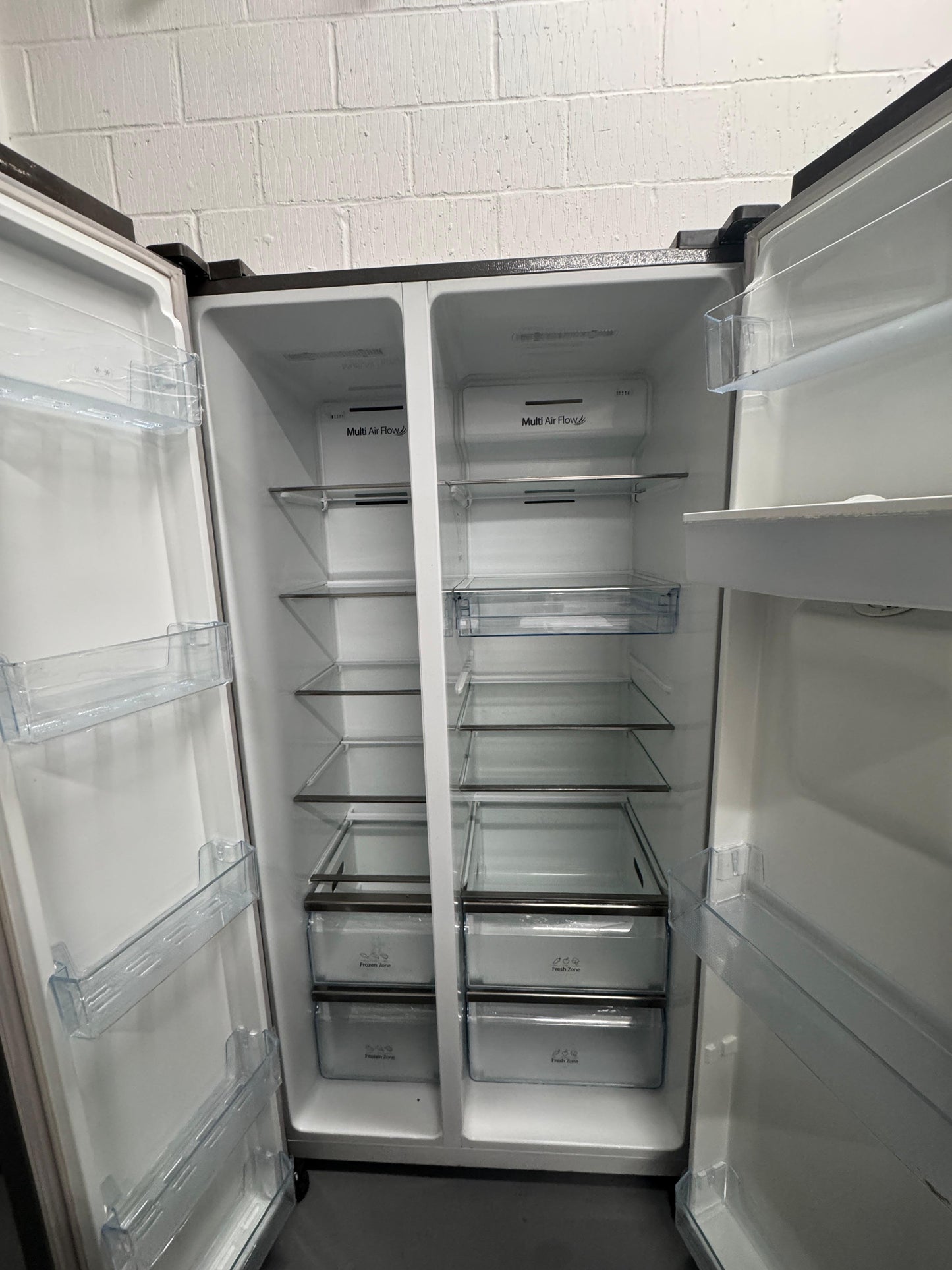 Refurbished Hisense 562L PureFlat American Style Fridge Freezer | RS741N4WC11