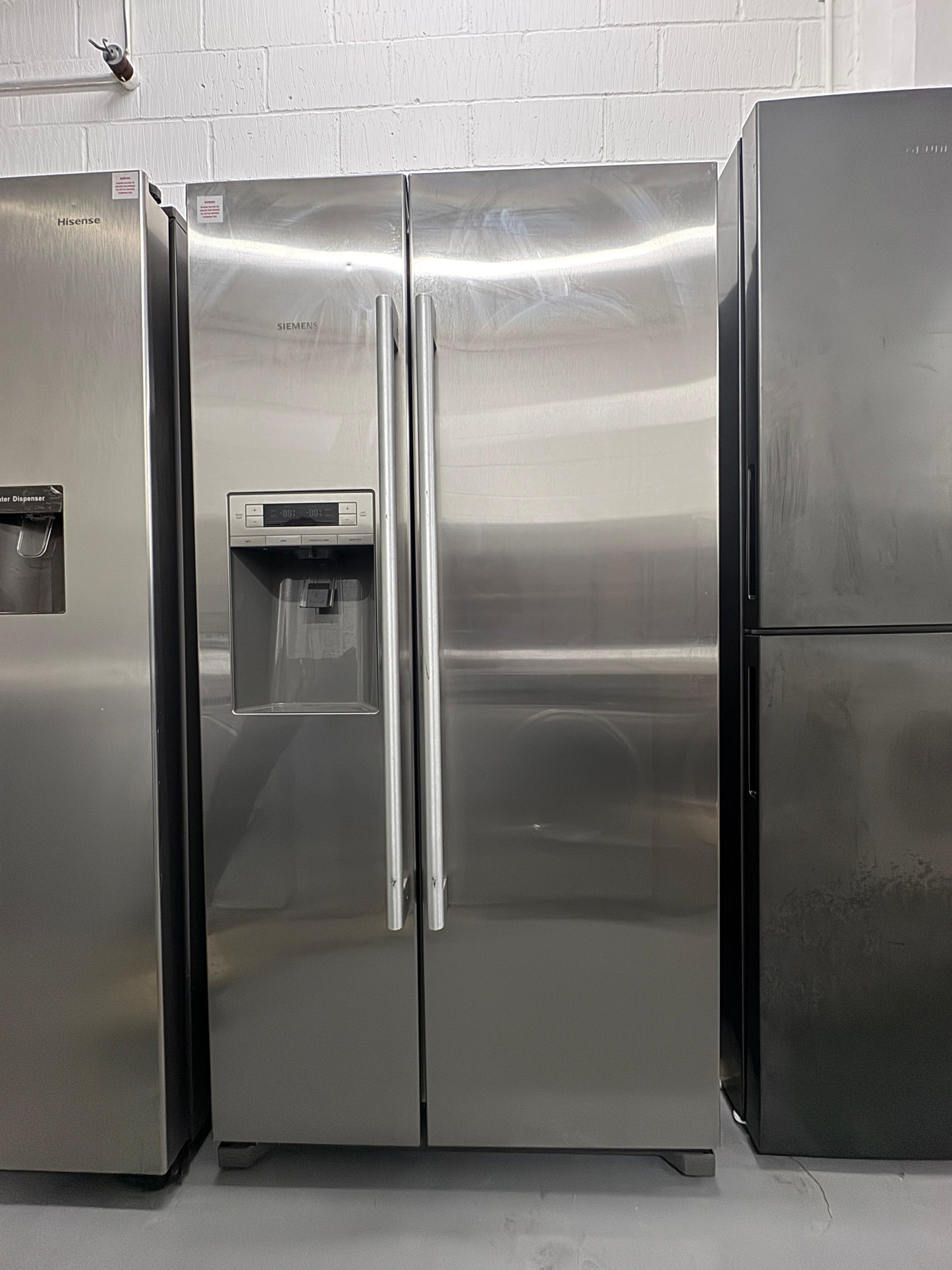 Refurbished Siemens American Style Fridge Freezer – 523L Stainless Steel | KA90IVI20G