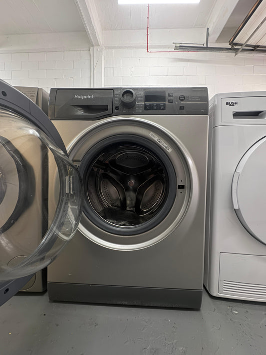 Refurbished Hotpoint 9kg Washing Machine – Graphite | NSWR944C