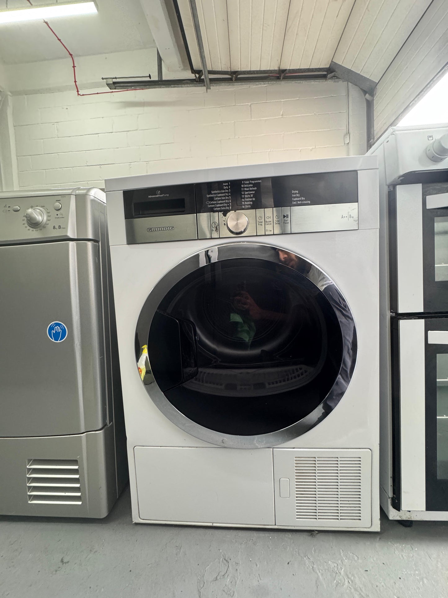 Refurbished Grundig 8kg Heat Pump Tumble Dryer – White | GTN38250HGCW