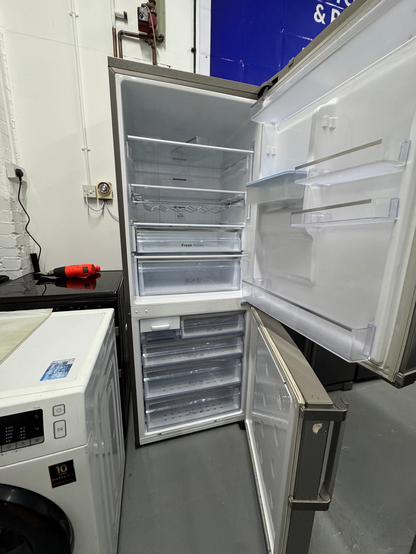 Refurbished Samsung 432 L Fridge Freezer | RL4362FBASL