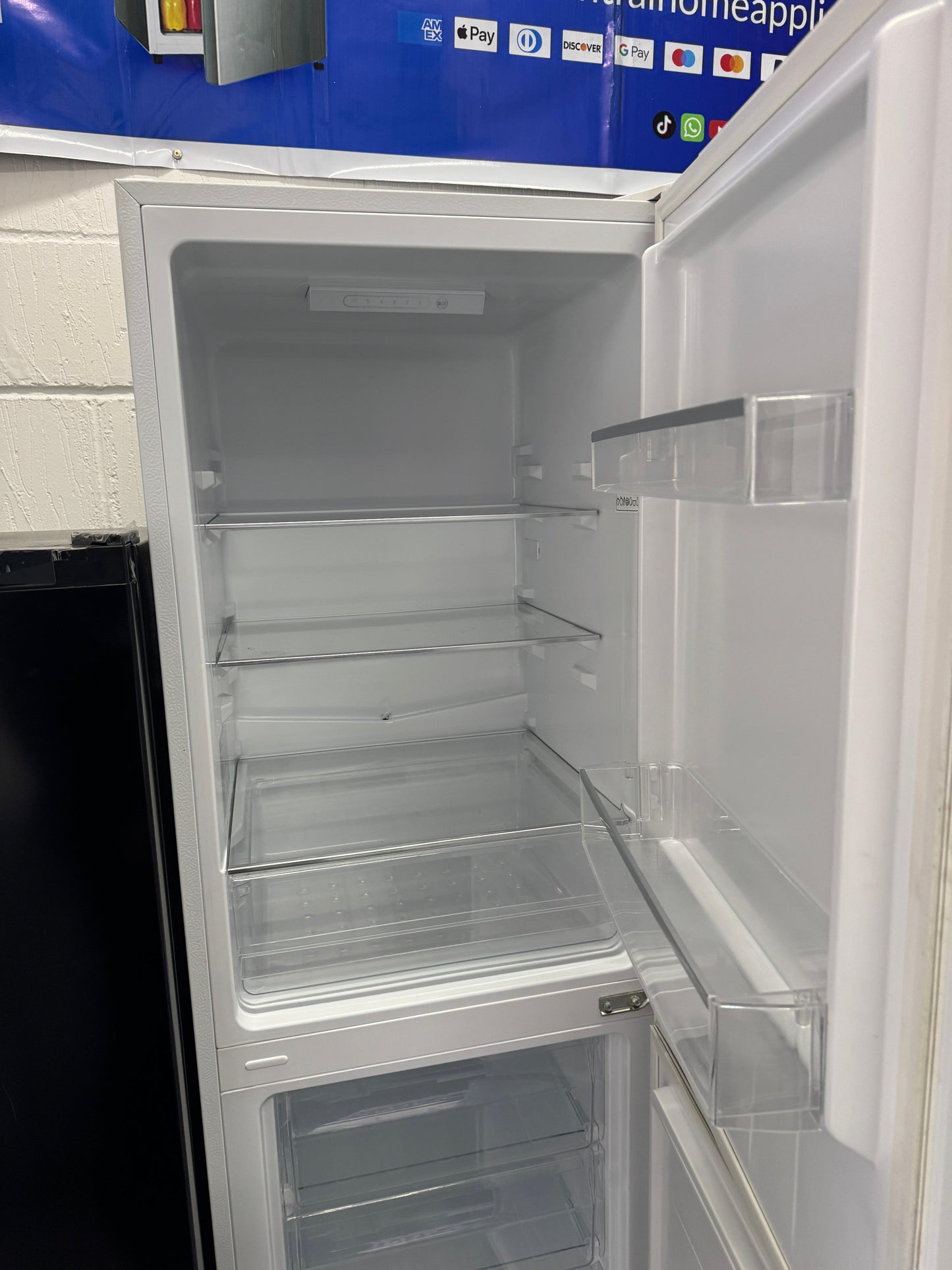Refurbished Willow 254 L 50/50 Fridge Freezer| WFF5050WV2