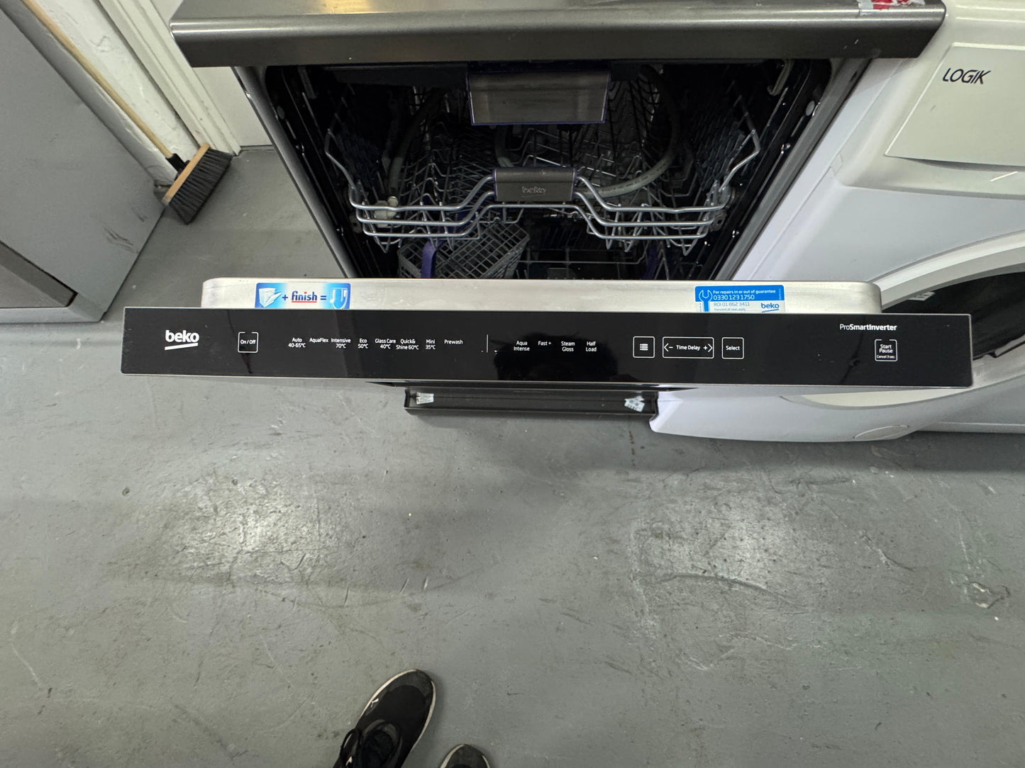 Refurbished Beko Full-Size Dishwasher – DEN48X20G