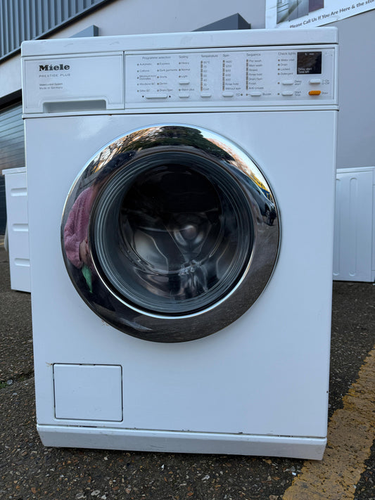 Refurbished Miele Paragon Plus 6 kg Washing Machine | W3830