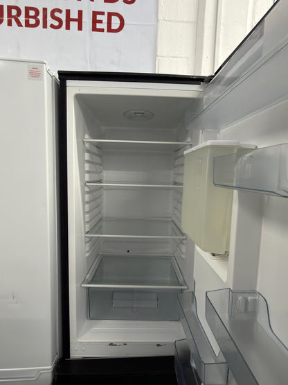 Refurbished Fridgemaster MC55244DB 244L 70/30 Frost-Free Fridge Freezer – Black