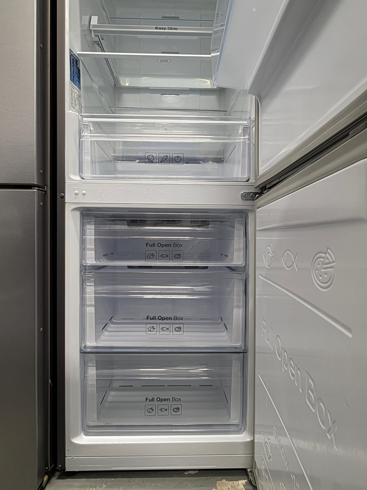 Refurbished Samsung RB29FWJNDBC 290L 70/30 Frost-Free Fridge Freezer – Silver