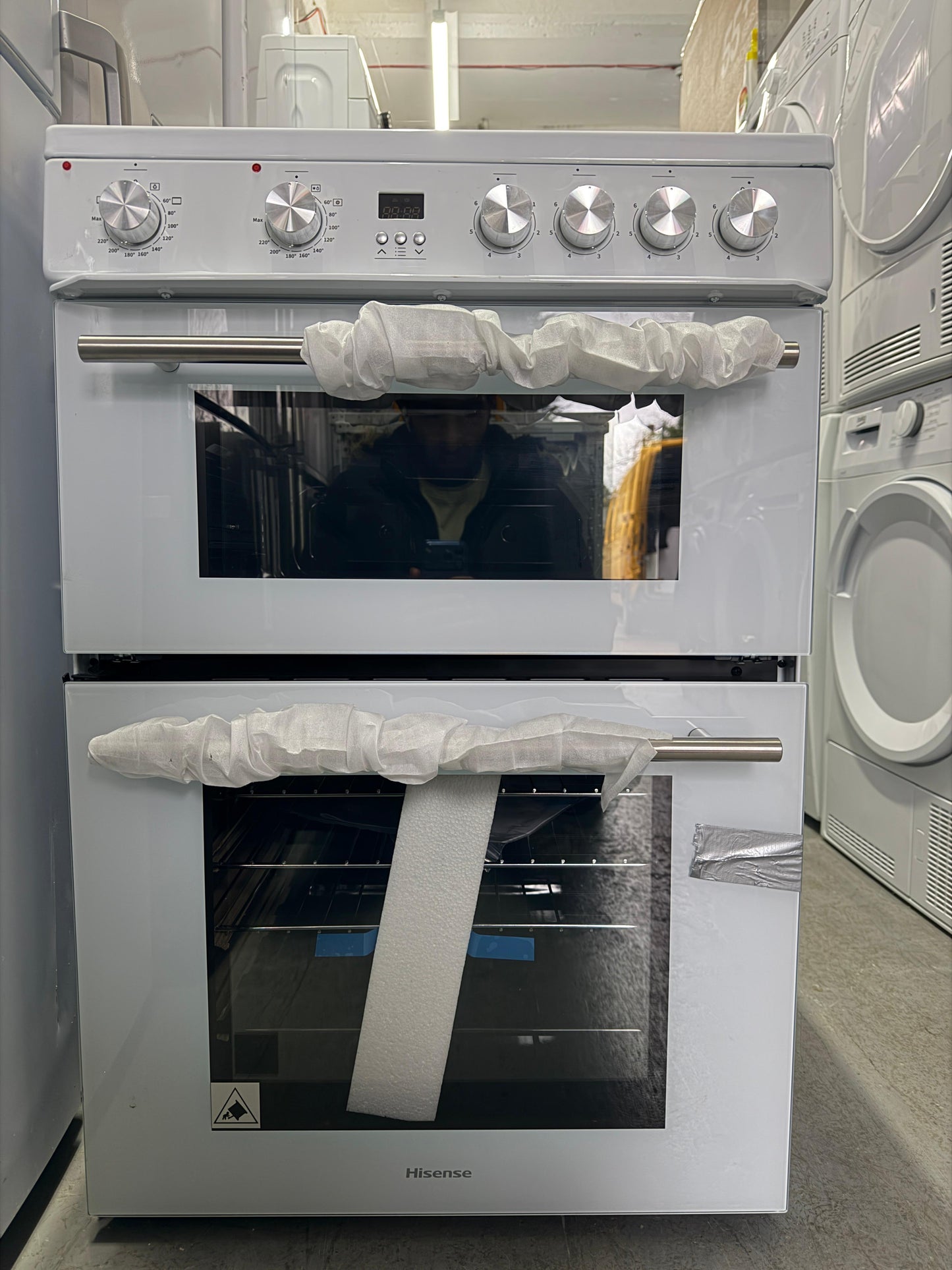 Hisense HDE3211BWUK 60cm Double Oven Electric Cooker – White – New Grade A