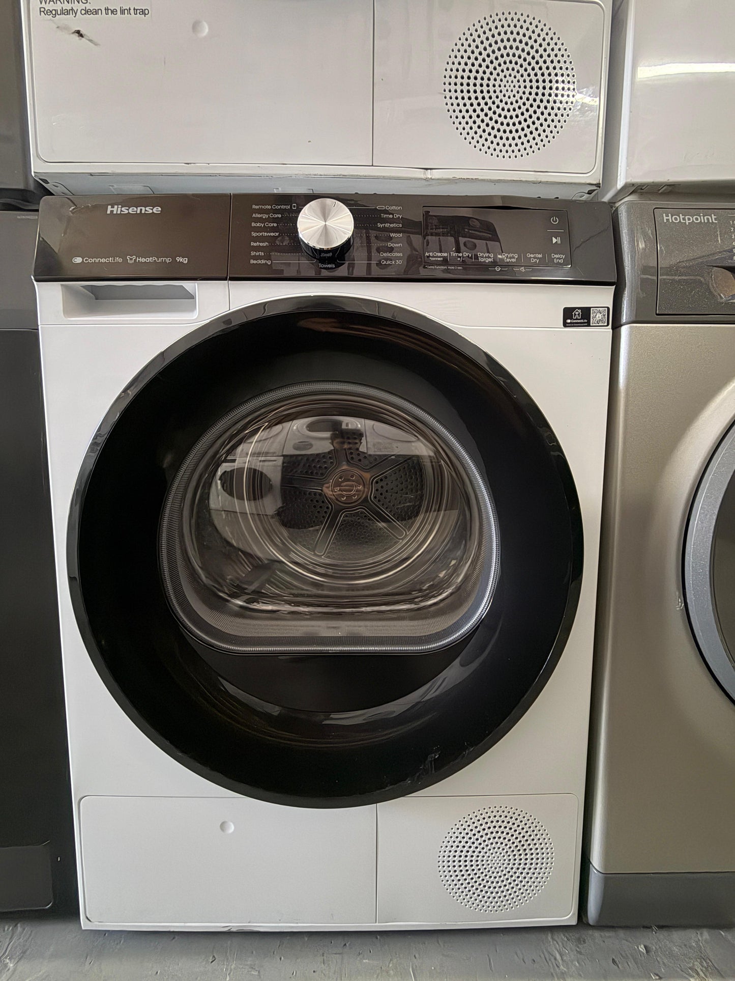 Refurbished Hisense DH3S902BW3 9kg Heat Pump Tumble Dryer - White - Grade A