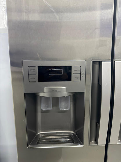 Refurbished Samsung 519L American Style Fridge Freezer - Plumbed RSH7ZNRS