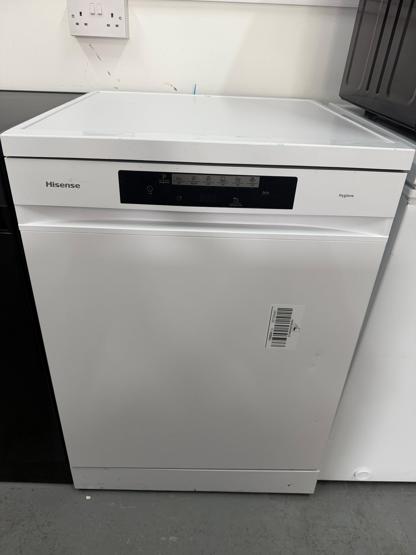 Hisense HS643D60WUK 60cm Freestanding Dishwasher - White - Unused Grade A