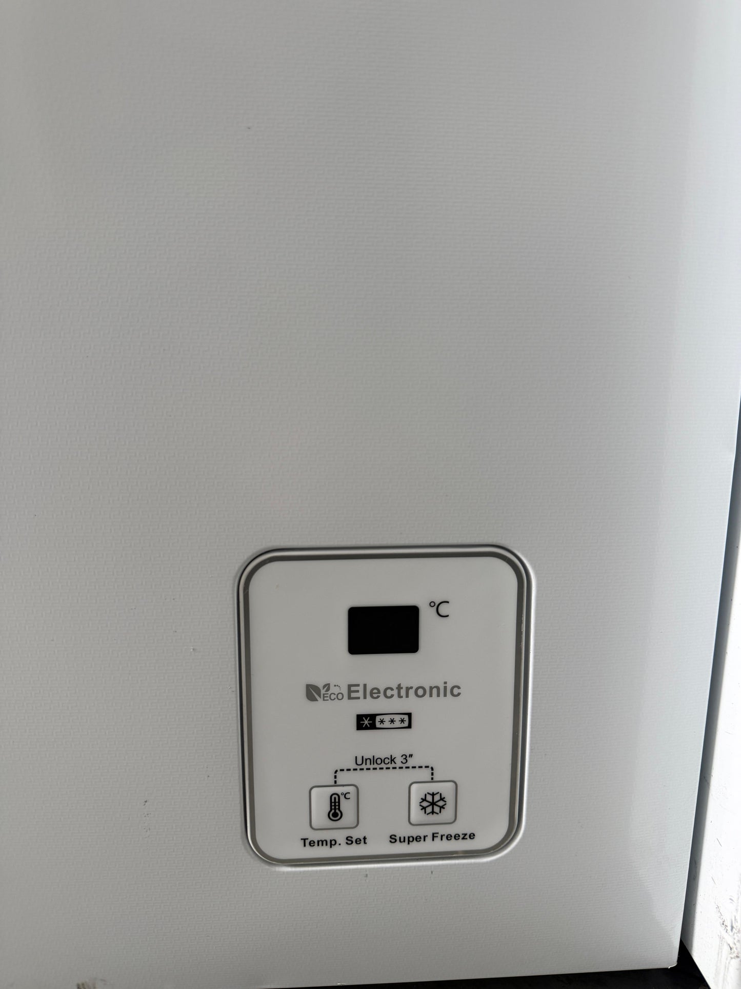 Fridgemaster MCF297E 297L Chest Freezer - White - Unused Grade A