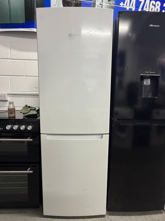 Refurbished Bosch KGN33NWEAG 60/40 Frost Free Fridge Freezer - White
