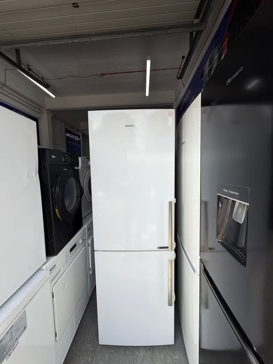 Refurbished Samsung RB29FSJNDWW 290 L 60/40 Frost Free Fridge Freezer - White
